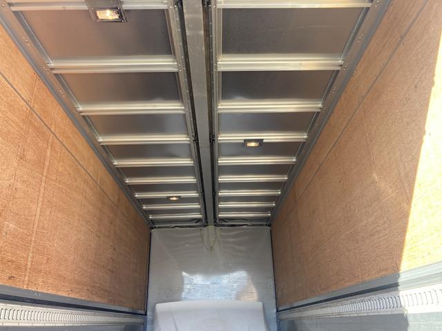 コンドル ベースグレード ☆アルミウイング☆ワイドキャビン☆積載3200kg☆荷台内寸:幅241×長623×高232☆3ペダル6速☆電格ミラー☆集中ロック☆ETC☆バックカメラ☆6400ccターボ☆ラッシングレール☆HID(52枚目)