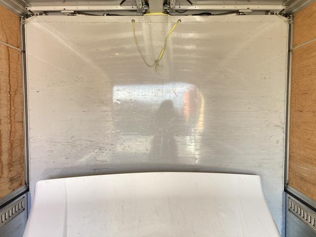 コンドル ベースグレード　☆アルミウイング☆ワイドキャビン☆積載３２００ｋｇ☆荷台内寸：幅２４１×長６２３×高２３２☆３ペダル６速☆電格ミラー☆集中ロック☆ＥＴＣ☆バックカメラ☆６４００ｃｃターボ☆ラッシングレール☆ＨＩＤ（54枚目）