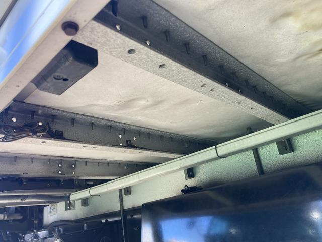 コンドル ベースグレード ☆アルミウイング☆ワイドキャビン☆積載3200kg☆荷台内寸:幅241×長623×高232☆3ペダル6速☆電格ミラー☆集中ロック☆ETC☆バックカメラ☆6400ccターボ☆ラッシングレール☆HID(56枚目)