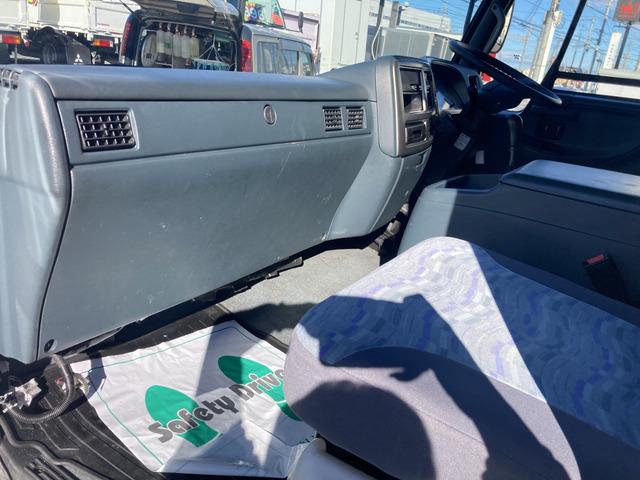 コンドル ベースグレード ☆アルミウイング☆ワイドキャビン☆積載3200kg☆荷台内寸:幅241×長623×高232☆3ペダル6速☆電格ミラー☆集中ロック☆ETC☆バックカメラ☆6400ccターボ☆ラッシングレール☆HID(79枚目)