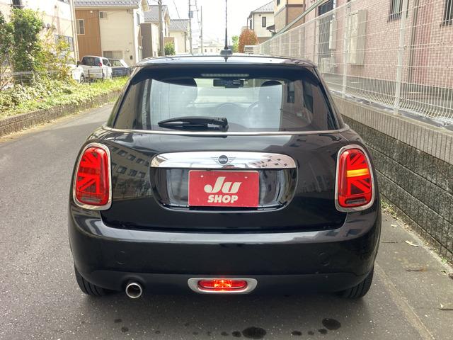 ＭＩＮＩ ヴィクトリア　☆ナビパッケージ☆スポーツレザーステアリング☆アームレスト☆Ｂｌｕｅｔｏｏｔｈオーディオ☆バックモニター☆液晶ルームミラー☆ＬＥＤヘッドランプ☆ＬＥＤリアコンビランプ☆ＥＴＣ☆キーレス☆禁煙車（12枚目）