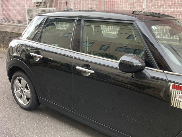 ＭＩＮＩ ヴィクトリア　☆ナビパッケージ☆スポーツレザーステアリング☆アームレスト☆Ｂｌｕｅｔｏｏｔｈオーディオ☆バックモニター☆液晶ルームミラー☆ＬＥＤヘッドランプ☆ＬＥＤリアコンビランプ☆ＥＴＣ☆キーレス☆禁煙車（26枚目）