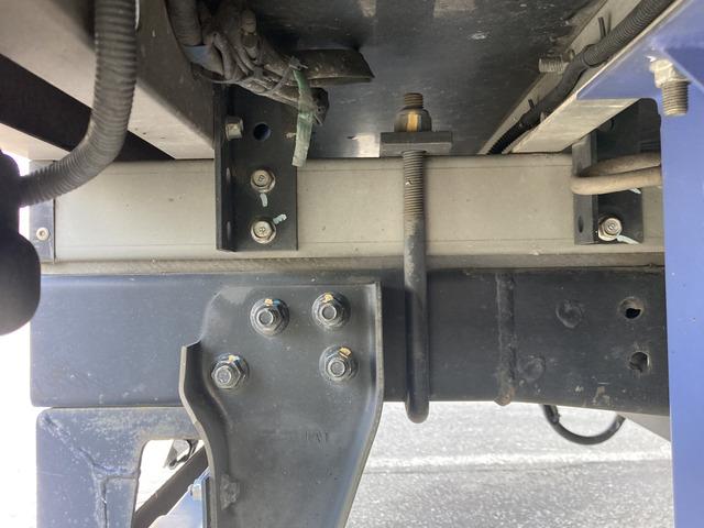 エルフトラック ☆冷蔵冷凍車☆-30度設定☆超低温冷凍車☆スタンバイ装置※コード欠☆サイドドア☆積載2000kg☆荷台内寸:幅171×長318×高165☆3ペダル5速☆電格ミラ☆キーレス☆ETC☆バックカメラ☆ターボ(12枚目)