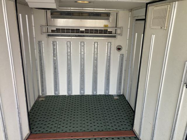 エルフトラック ☆冷蔵冷凍車☆-30度設定☆超低温冷凍車☆スタンバイ装置※コード欠☆サイドドア☆積載2000kg☆荷台内寸:幅171×長318×高165☆3ペダル5速☆電格ミラ☆キーレス☆ETC☆バックカメラ☆ターボ(49枚目)