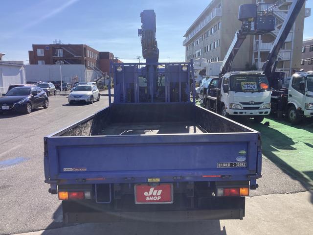 キャンター 　☆ダブルキャブクレーン☆ワイドロング☆ラジコン付☆フックイン☆２．９３ｔ吊り☆積載２３００ｋｇ☆荷台内寸：１９１×３３５☆荷台鉄板張り☆６速ＡＴ☆キーレス☆ＥＴＣ☆バックカメラ☆ドラレコ☆リアクーラー（13枚目）