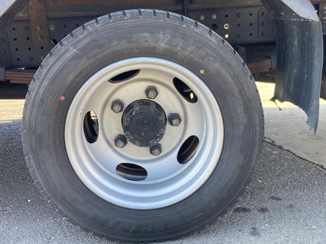 キャンター 　☆ダブルキャブクレーン☆ワイドロング☆ラジコン付☆フックイン☆２．９３ｔ吊り☆積載２３００ｋｇ☆荷台内寸：１９１×３３５☆荷台鉄板張り☆６速ＡＴ☆キーレス☆ＥＴＣ☆バックカメラ☆ドラレコ☆リアクーラー（41枚目）