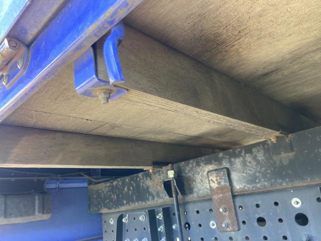 キャンター 　☆ダブルキャブクレーン☆ワイドロング☆ラジコン付☆フックイン☆２．９３ｔ吊り☆積載２３００ｋｇ☆荷台内寸：１９１×３３５☆荷台鉄板張り☆６速ＡＴ☆キーレス☆ＥＴＣ☆バックカメラ☆ドラレコ☆リアクーラー（51枚目）