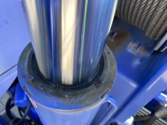 キャンター 　☆ダブルキャブクレーン☆ワイドロング☆ラジコン付☆フックイン☆２．９３ｔ吊り☆積載２３００ｋｇ☆荷台内寸：１９１×３３５☆荷台鉄板張り☆６速ＡＴ☆キーレス☆ＥＴＣ☆バックカメラ☆ドラレコ☆リアクーラー（63枚目）