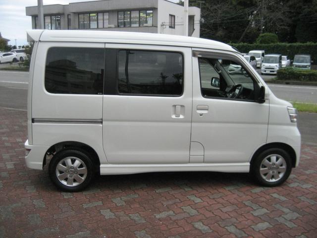 アトレーワゴン カスタムターボＲＳリミテッド　ＳＡＩＩＩ　スマアシＩＩＩ・ナビ・フルセグ・バックカメラ・ＥＴＣ・ＬＥＤライト・左側パワースライドドア・スマートキー・プッシュスタート・Ｂｌｕｅｔｏｏｔｈ（6枚目）