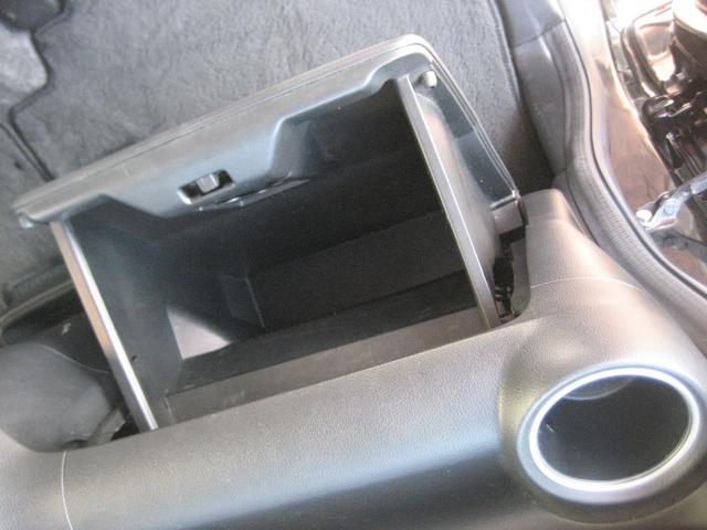 Ｎ－ＢＯＸカスタム Ｇ　ＳＳパッケージ　衝突被害軽減ブレーキ・ナビ・ＴＶ・バックカメラ・両側パワースライドドア・シートヒーター・スマートキー・プッシュスタート・キセノン（12枚目）