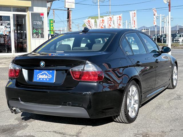 ３シリーズ ３２５ｉ　Ｍスポーツ　ユーザー買取車　左ハンドル　ガレージ保管　ルーフライニング張替　純正１７ＡＷ　ブラックインテリア　純正ナビ　携帯接続可　ＥＴＣ　記録簿（10枚目）