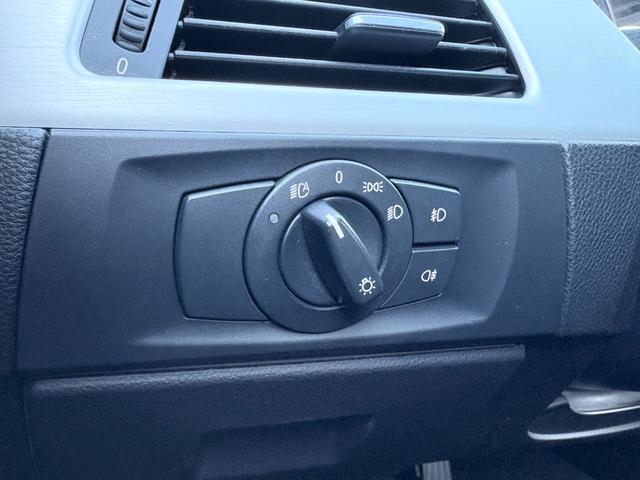 ３シリーズ ３２５ｉ　Ｍスポーツ　ユーザー買取車　左ハンドル　ガレージ保管　ルーフライニング張替　純正１７ＡＷ　ブラックインテリア　純正ナビ　携帯接続可　ＥＴＣ　記録簿（32枚目）