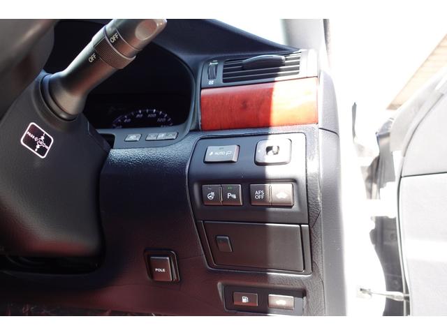 LS LS600h ナビTVETCバックカメラサンルーフ本革シート電動シートシートヒーターシートエアコンLEDヘッドライトリアドア&リアガラス電動カーテンリア電動TVリモートコントロール障害物センサークルーズコントロール(50枚目)