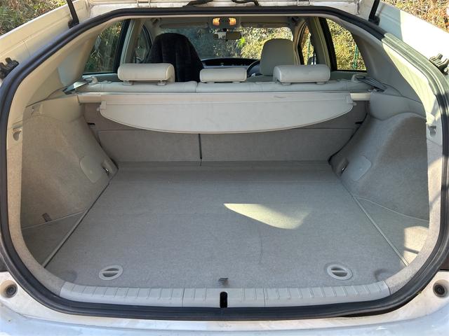 プリウス S ETC バックカメラ ナビ TV クリアランスソナー アルミホイール オートライト HID スマートキー 電動格納ミラー CVT 盗難防止システム 衝突安全ボディ ABS ESC USB(19枚目)