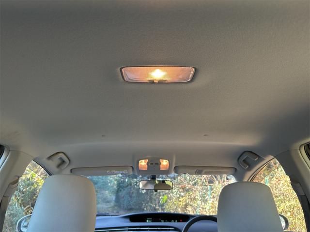 プリウス S ETC バックカメラ ナビ TV クリアランスソナー アルミホイール オートライト HID スマートキー 電動格納ミラー CVT 盗難防止システム 衝突安全ボディ ABS ESC USB(30枚目)