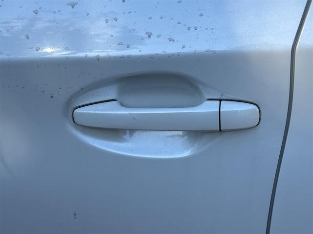 プリウス S ETC バックカメラ ナビ TV クリアランスソナー アルミホイール オートライト HID スマートキー 電動格納ミラー CVT 盗難防止システム 衝突安全ボディ ABS ESC USB(31枚目)