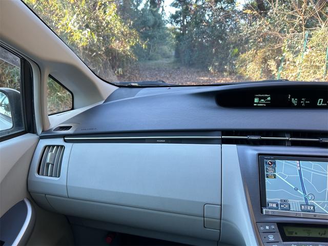 プリウス S ETC バックカメラ ナビ TV クリアランスソナー アルミホイール オートライト HID スマートキー 電動格納ミラー CVT 盗難防止システム 衝突安全ボディ ABS ESC USB(42枚目)