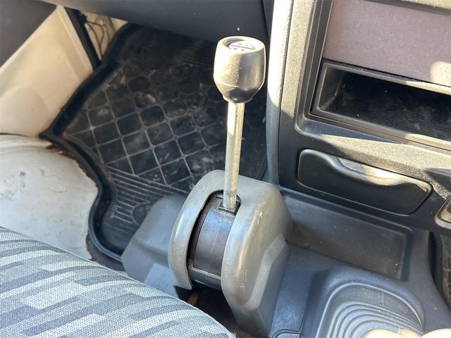 ハイゼットトラック 　４ＷＤ　軽トラック　ＭＴ　アルミホイール　エアコン（30枚目）