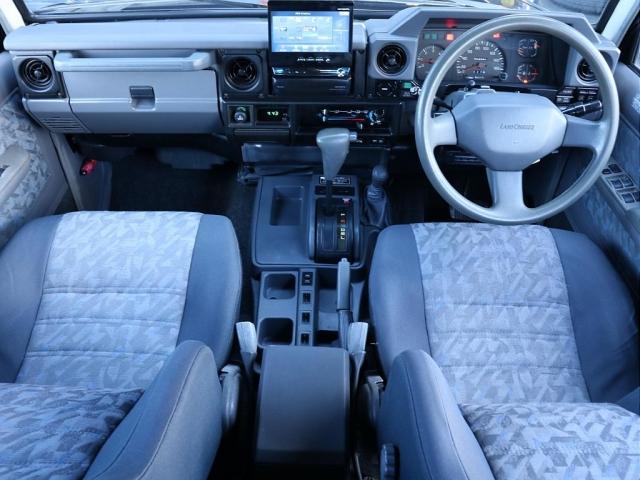 ランドクルーザー70(トヨタ)ZX 純正グリーンII 後期型 ランドクルーザー70(トヨタ)ZX 純正グリーンII 後期型