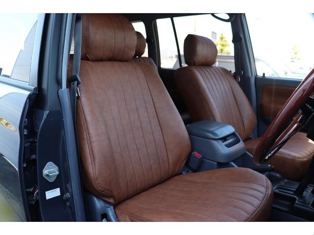 ランドクルーザープラド ＴＸリミテッド　ＡＲＭＹ　後期型　ルーフレール付　Ｎｅｗグレーペイント　新品ジオランダーＸ－ＡＴ２３５タイヤ　新品内張張替施工　新品クラシックレザー調シートカバー　新品カロッツェリア製ＳＤナビＴＶ　新品バックカメラ（5枚目）