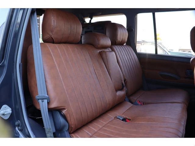 ランドクルーザープラド ＴＸリミテッド　ＡＲＭＹ　後期型　ルーフレール付　Ｎｅｗグレーペイント　新品ジオランダーＸ－ＡＴ２３５タイヤ　新品内張張替施工　新品クラシックレザー調シートカバー　新品カロッツェリア製ＳＤナビＴＶ　新品バックカメラ（6枚目）