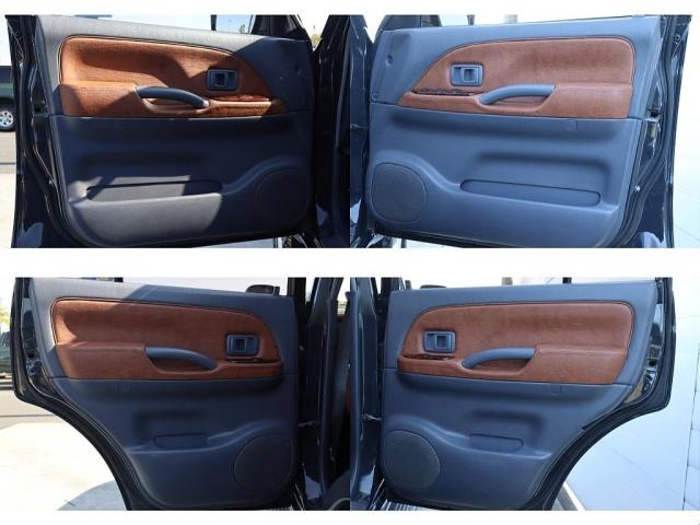 ランドクルーザープラド ＴＸリミテッド　ＡＲＭＹ　後期型　ルーフレール付　Ｎｅｗグレーペイント　新品ジオランダーＸ－ＡＴ２３５タイヤ　新品内張張替施工　新品クラシックレザー調シートカバー　新品カロッツェリア製ＳＤナビＴＶ　新品バックカメラ（14枚目）