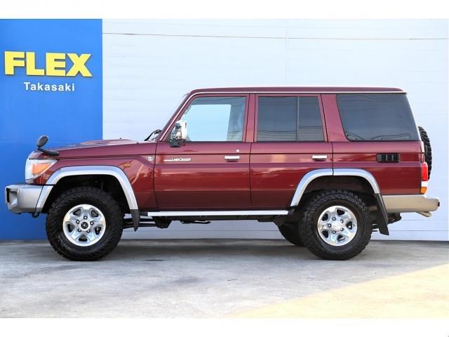 ランドクルーザー７０ ４．０　４ＷＤ　純正メーカーＯＰデフロック　純正メーカーＯＰ電動ウインチ　純正ＯＰフォグランプ　再販モデルランクル７０　ワインレッドボディ　５速ＭＴ車　純正１６インチＡＷ　純正ナビ　ＥＴＣ車載器　フロアマット（9枚目）