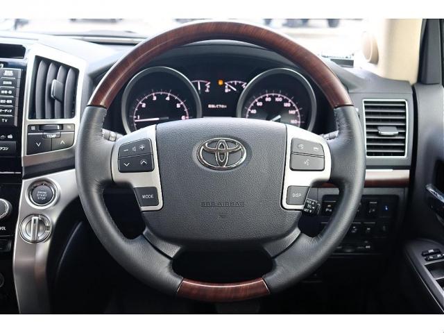 ランドクルーザー ＺＸ　ブルーノクロス　中期モデル　クールＢＯＸ　リアエンタ　ＭＯＤＥＬＬＩＳＴＡエアロ　純正マルチナビ　マルチテレインモニター　ベンチレーションシート　パワーバックドア　ステアリングヒーター　純正２０インチＡＷ（17枚目）