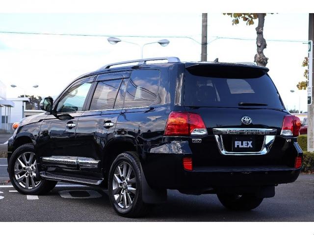 ランドクルーザー ＺＸ　ブルーノクロス　中期モデル　クールＢＯＸ　リアエンタ　ＭＯＤＥＬＬＩＳＴＡエアロ　純正マルチナビ　マルチテレインモニター　ベンチレーションシート　パワーバックドア　ステアリングヒーター　純正２０インチＡＷ（20枚目）