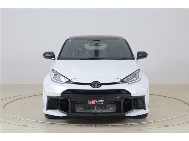 GRヤリス RZ ハイパフォーマンス 地デジ LEDヘッド ナビ&TV 盗難防止システム バックガイドモニター AWD フルオートエアコン 横滑り防止装置付き アクティブクルーズコントロール スマートキ- ミュージックプレイヤー接続可(2枚目)
