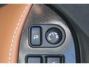 駐車時や狭い道でのすれ違い時に気を使うミラー。電動格納式ドアミラーはそんな時に便利です。