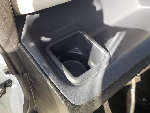 ソリオ ハイブリッドMZ 車検整備一式付 全方位モニター用カメラパッケージ装着車 フルタイム4WD 新品タイヤ 純正フロアマット・スタンダード8インチナビ・ETC付 社外前後ドライブレコーダー付(52枚目)