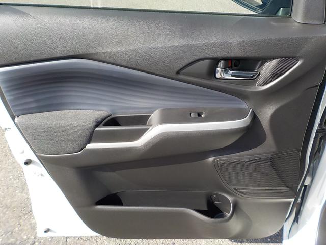 ソリオ ハイブリッドMZ 車検整備一式付 全方位モニター用カメラパッケージ装着車 フルタイム4WD 新品タイヤ 純正フロアマット・スタンダード8インチナビ・ETC付 社外前後ドライブレコーダー付(64枚目)