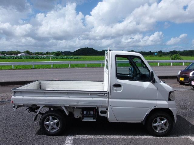 ＶＸ－ＳＥ　１０．５ｋＷｈ　東芝駆動バッテリー　容量残存率１０５パーセント　急速充電ポート　禁煙車　運転席シートヒーター　ＳＤナビ　フルセグＴＶ　ＣＤ　社外スピーカー　ＥＴＣ　社外ＡＷ　作業灯　ＡＢＳ　横滑り防止　エアバック(9枚目)