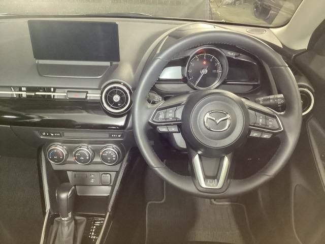 ＭＡＺＤＡ２ １．５　１５ＢＤ　４ＷＤ　地デジチューナー　３６０°カメラ　アダプティブクルーズコントロール　衝突軽減ブレーキ　コーナーセンサー　ＬＥＤライト　Ｂｌｕｅｔｏｏｔｈオーディオ　レーンキープアシスト　アイドリングストップ　４ＷＤ（2枚目）