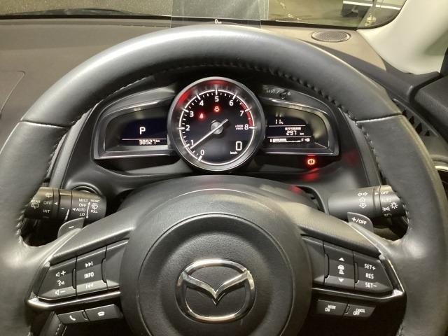 MAZDA2 1.5 15S プロアクティブ Sパッケージ 追従クルーズ 全周囲 レーンキープ LED 衝突軽減装置 Pシート ドラレコ パーキングセンサー Bluetooth接続 キーフリー DVD スマートキー フルセグ 盗難防止装置 オートライト ETC(3枚目)