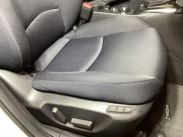 MAZDA2 1.5 15S プロアクティブ Sパッケージ 追従クルーズ 全周囲 レーンキープ LED 衝突軽減装置 Pシート ドラレコ パーキングセンサー Bluetooth接続 キーフリー DVD スマートキー フルセグ 盗難防止装置 オートライト ETC(8枚目)