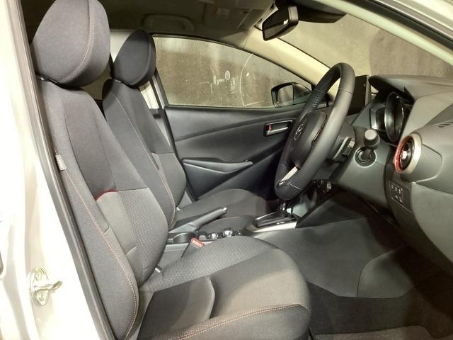 MAZDA2 1.5 XD ブラックトーンエディション ディーゼルターボ 360度ビューモニター アドバンストキー パーキングセンサー 車線逸脱警報装置 レーダークルーズコントロール 衝突軽減ブレーキ BT DVD再生 LEDヘッドライト フルセグ オートライト USB(7枚目)