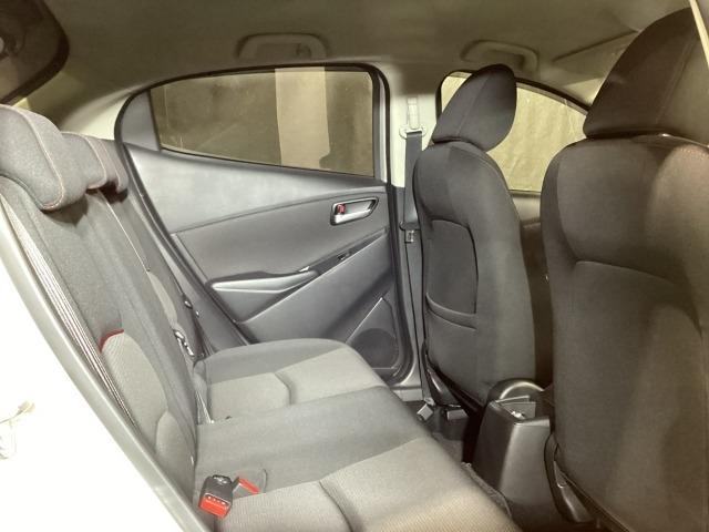 MAZDA2 1.5 XD ブラックトーンエディション ディーゼルターボ 360度ビューモニター アドバンストキー パーキングセンサー 車線逸脱警報装置 レーダークルーズコントロール 衝突軽減ブレーキ BT DVD再生 LEDヘッドライト フルセグ オートライト USB(10枚目)