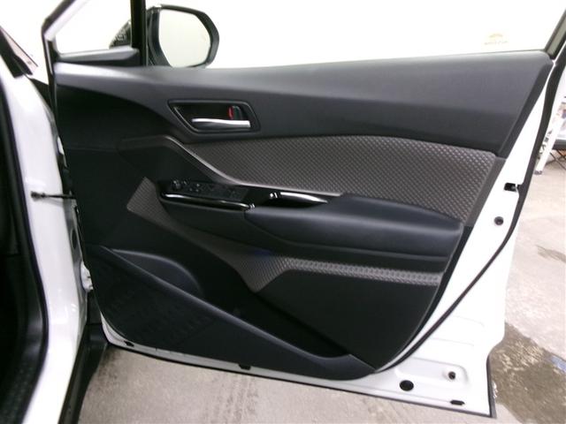 Ｃ－ＨＲ Ｇ　メモリーナビ　ミュージックプレイヤー接続可　バックカメラ　衝突被害軽減システム　ＥＴＣ　ドラレコ　ＬＥＤヘッドランプ　記録簿　アイドリングストップ（8枚目）