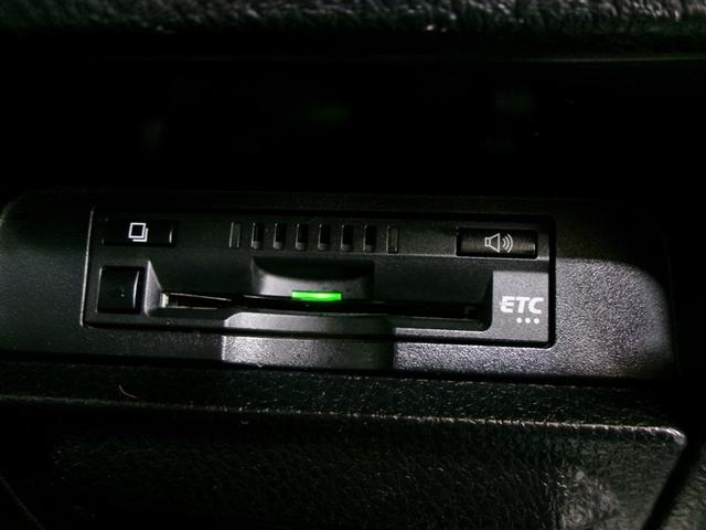 ノア Si ダブルバイビー フルセグ メモリーナビ DVD再生 ミュージックプレイヤー接続可 バックカメラ 衝突被害軽減システム ETC ドラレコ 両側電動スライド LEDヘッドランプ ウオークスルー 乗車定員7人 3列シート(17枚目)