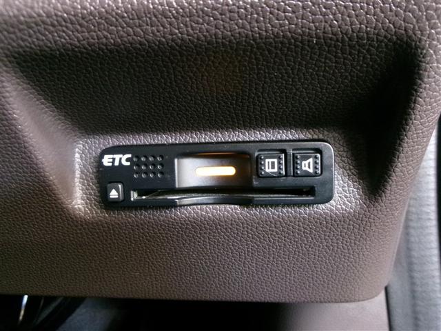 フリードハイブリッド ハイブリッド・G フルセグ メモリーナビ DVD再生 ミュージックプレイヤー接続可 バックカメラ 衝突被害軽減システム ETC ドラレコ 両側電動スライド LEDヘッドランプ ウオークスルー 乗車定員6人 3列シート(16枚目)