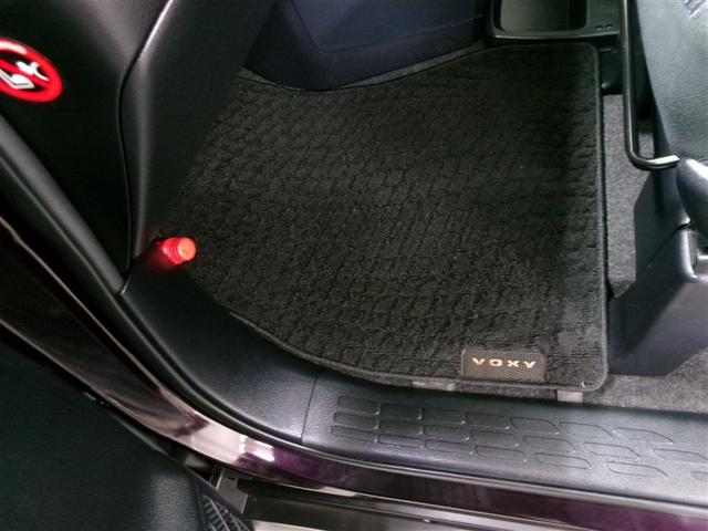 ヴォクシー ＺＳ　フルセグ　メモリーナビ　ＤＶＤ再生　ミュージックプレイヤー接続可　バックカメラ　ＥＴＣ　電動スライドドア　ＬＥＤヘッドランプ　乗車定員７人　３列シート　記録簿　アイドリングストップ（7枚目）