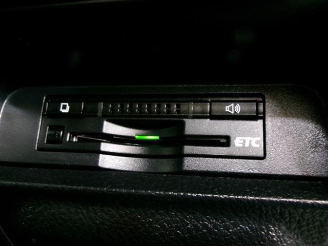 ノア X ディライトプラス フルセグ メモリーナビ ミュージックプレイヤー接続可 バックカメラ ETC ドラレコ 両側電動スライド LEDヘッドランプ ウオークスルー 乗車定員7人 3列シート 記録簿 アイドリングストップ(16枚目)