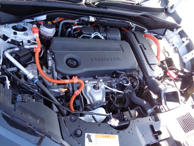 ＺＲ－Ｖ ｅ：ＨＥＶ　Ｚ　ホンダセンシング　９インチフルセグナビ　マルチビューカメラ　レーダークルーズコントロール　パドルシフト　ＥＴＣ２．０　レザーシート　ＢＯＳＥサウンド　前後ドライブレコーダー　パワーバックドア（12枚目）