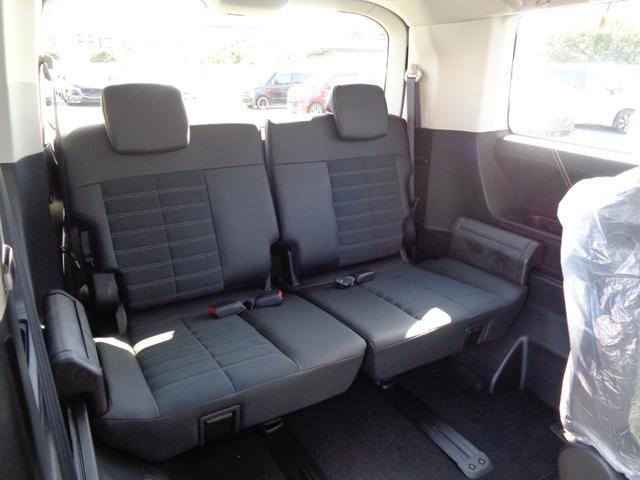 MITSUBISHI DELICA D:5 CHAMONIX