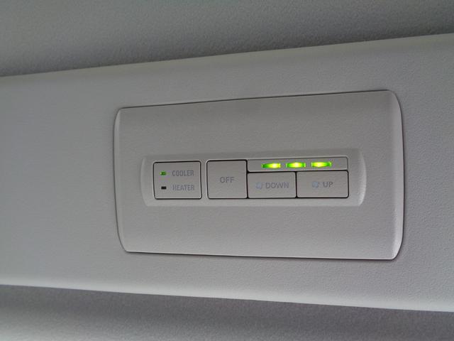 MITSUBISHI DELICA D:5 CHAMONIX