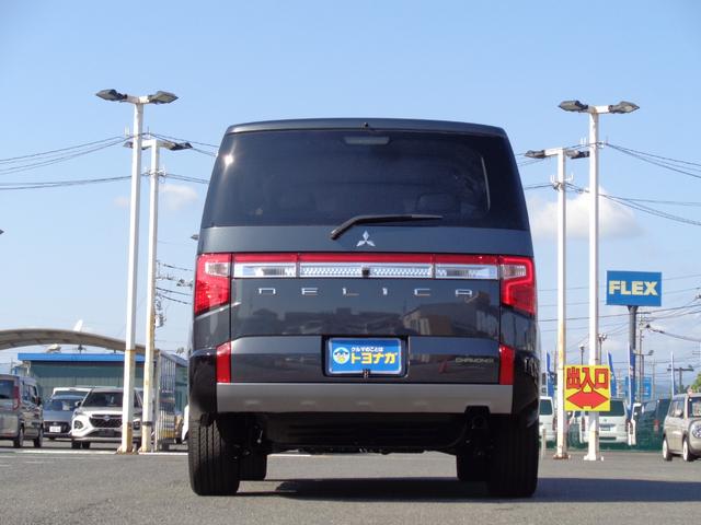 MITSUBISHI DELICA D:5 CHAMONIX