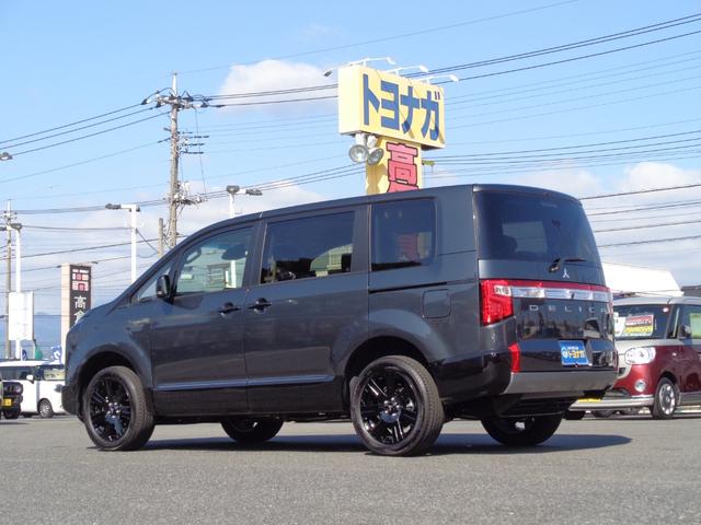 MITSUBISHI DELICA D:5 CHAMONIX