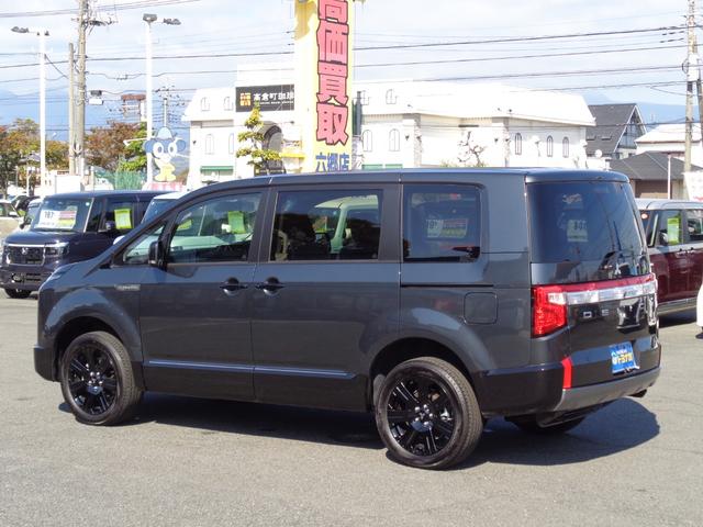 MITSUBISHI DELICA D:5 CHAMONIX